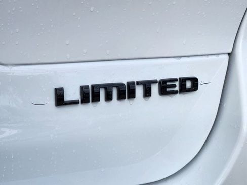 New 2025 Jeep Grand Cherokee L Limited w/ Black Appearance Package image 8