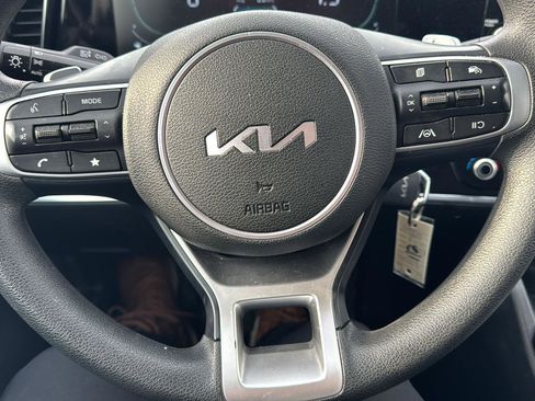 Used 2023 Kia Sportage LX image 14