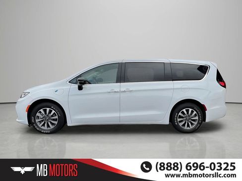 Used 2025 Toyota Grand Highlander AWD image 8