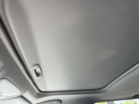 Used 2022 Toyota RAV4 XLE w/ Convenience Package FWD image 28