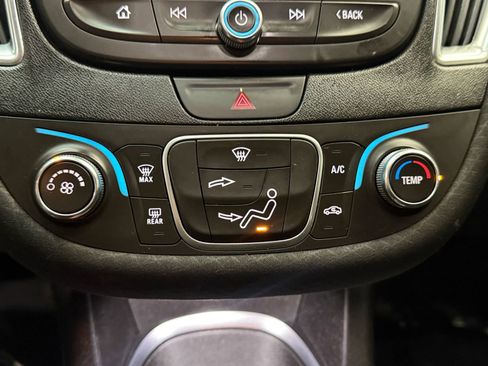 Used 2018 Chevrolet Malibu LT image 33