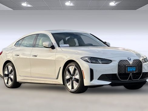 Used 2025 BMW i4 eDrive40 w/ Premium Package image 6