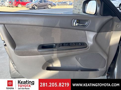 Used 2005 Toyota Camry LE image 12