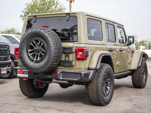 New 2026 Jeep Wrangler Unlimited Rubicon w/ Xtreme 35 Tire Package image 8