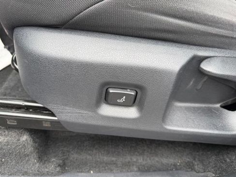 Used 2024 Toyota Tacoma SR5 AWD/4WD image 16