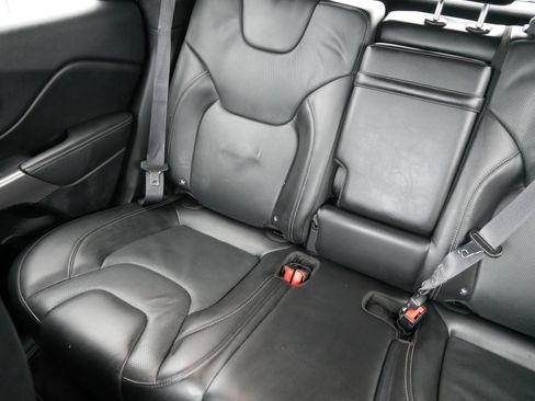 Used 2019 Jeep Cherokee Limited w/ Trailer Tow Group image 12