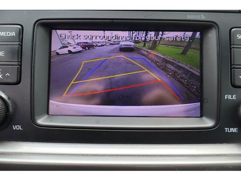 Used 2017 Kia Optima LX FWD image 13