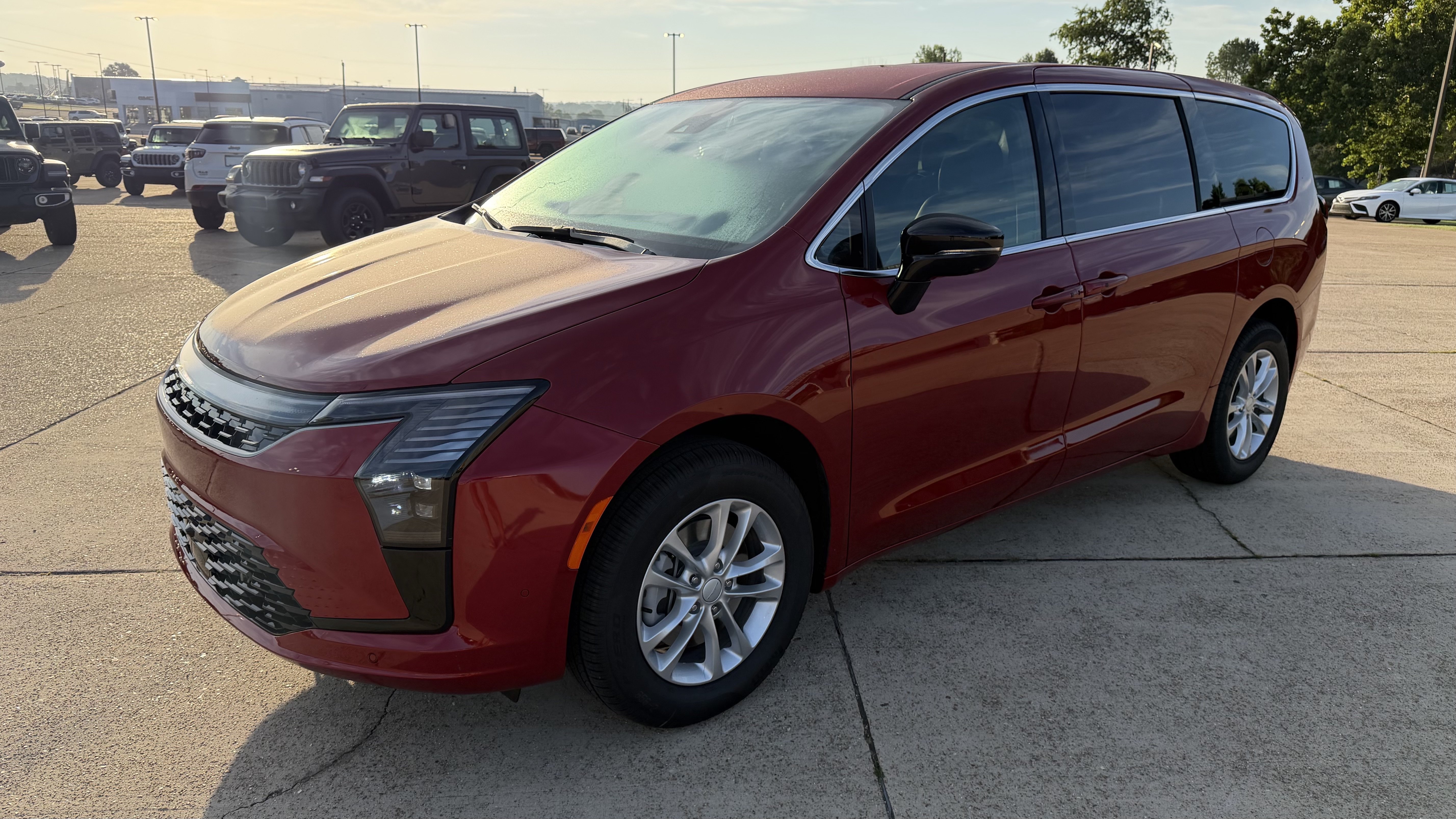 New 2027 Chrysler Pacifica Select w/ Family Tech Group AWD/4WD image 2