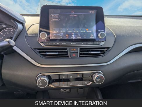 Used 2025 Nissan Altima 2.5 S image 17