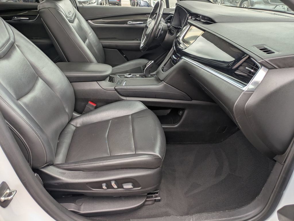 Used 2020 Cadillac XT6 Sport AWD/4WD image 28