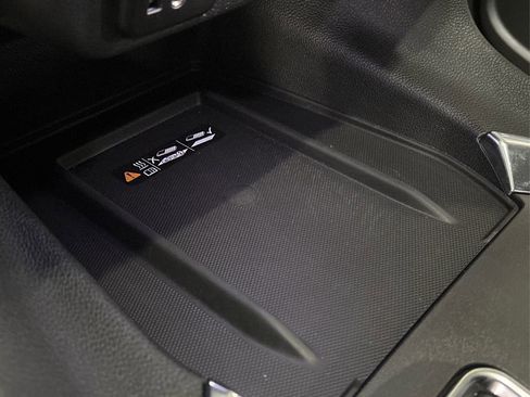 Used 2023 Chevrolet Traverse LT w/ Midnight/Sport Edition image 35