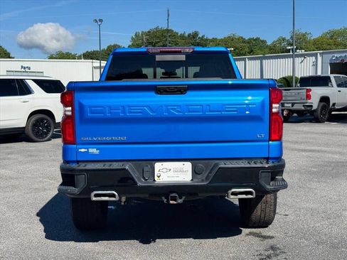 Used 2025 Chevrolet Silverado 1500 LT Trail Boss w/ Convenience Package II AWD/4WD image 4