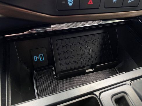 Used 2023 Ford F150 Lightning Lariat image 59