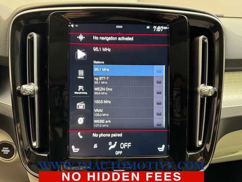 Used 2022 Volvo XC40 T5 Momentum w/ Climate Package image 23