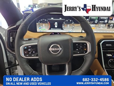 Used 2025 Nissan Armada Platinum Reserve RWD image 17