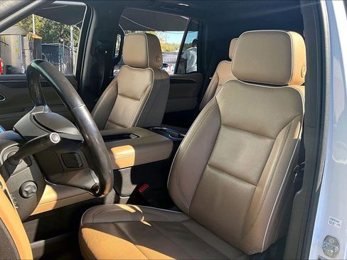 Used 2021 Chevrolet Tahoe Premier w/ Premium Package image 19