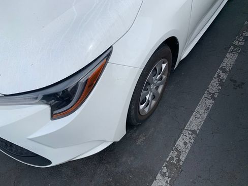 Used 2021 Toyota Corolla LE w/ Carpet Mat Package (TMS) FWD image 2
