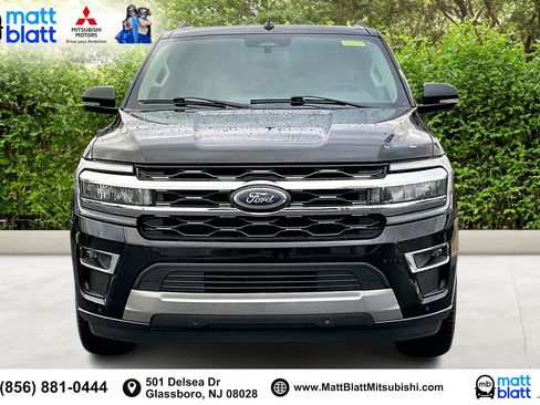 Used 2024 Ford Expedition Limited image 3