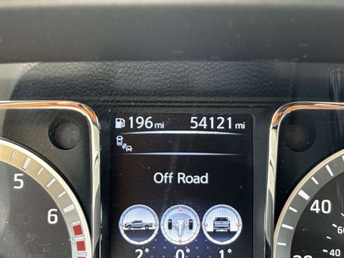 Used 2017 Nissan Titan SL RWD image 23
