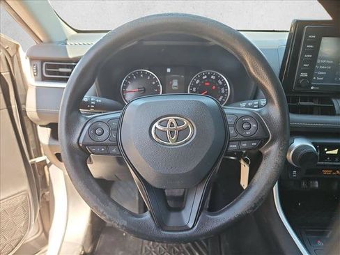 Used 2022 Toyota RAV4 LE w/ Carpet Mat Package (TMS) FWD image 13
