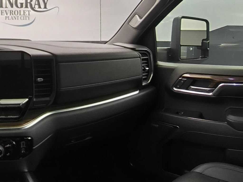Used 2022 Chevrolet Silverado 1500 LT Trail Boss w/ Convenience Package II AWD/4WD image 15