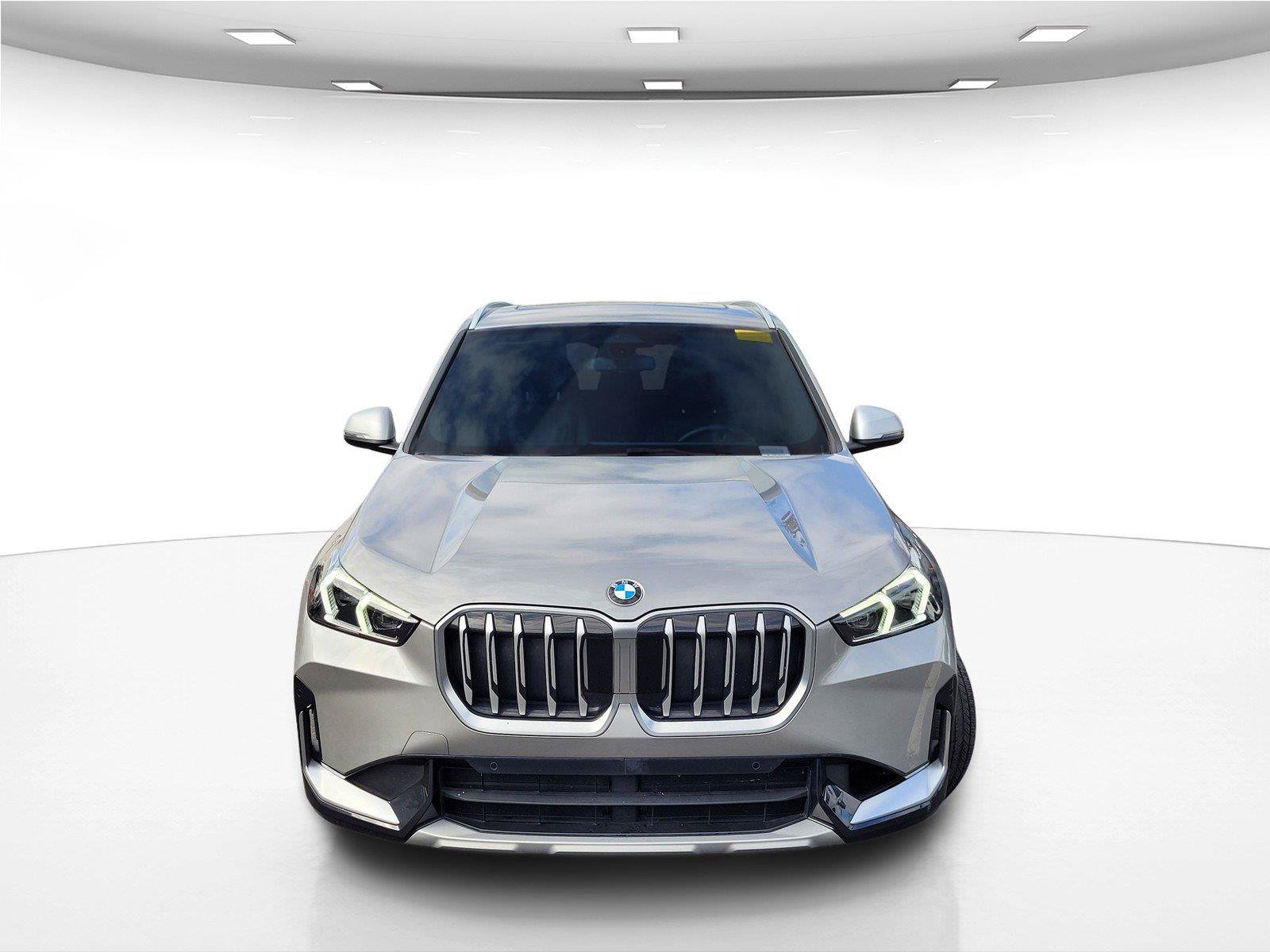Used 2023 BMW X1 xDrive28i w/ Convenience Package AWD/4WD image 4