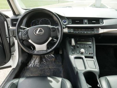 Used 2017 Lexus CT 200h w/ Seat Comfort Package FWD image 20