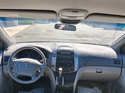 Used 2008 Toyota Sienna LE FWD image 12