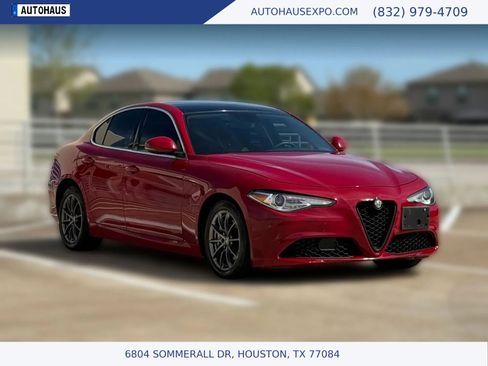 Used 2018 Alfa Romeo Giulia AWD image 1