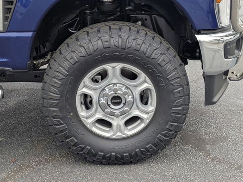 New 2026 Ford F250 XLT w/ FX4 Off-Road Package AWD/4WD image 12