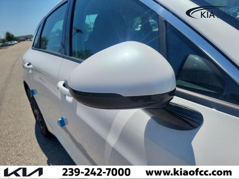 New 2026 Kia K5 LXS FWD image 8