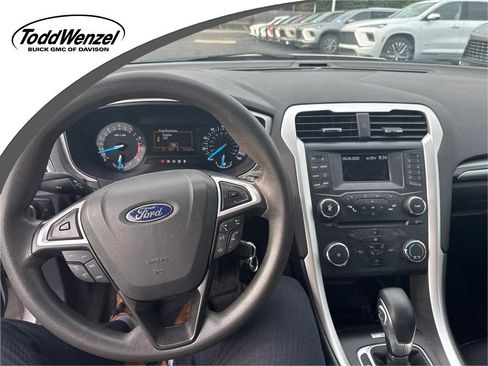 Used 2013 Ford Fusion SE FWD image 1