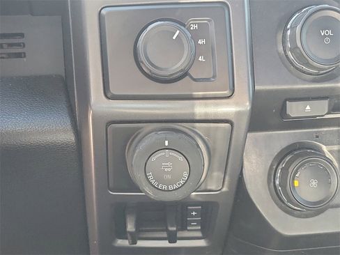 Used 2018 Ford F150 XLT w/ Equipment Group 302A Luxury image 32