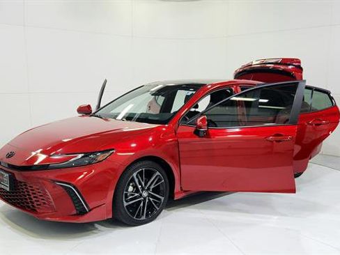 Used 2025 Toyota Camry XSE w/ Premium Plus Package image 30