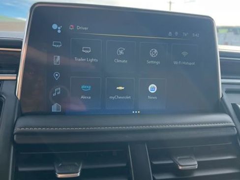 Used 2023 Chevrolet Suburban Premier AWD/4WD image 42