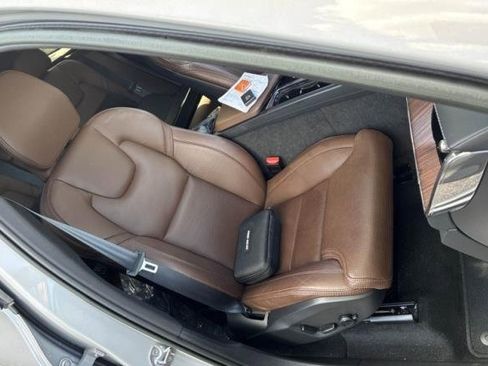 Used 2023 Volvo XC60 B5 Ultimate w/ Protection Package Premier image 7