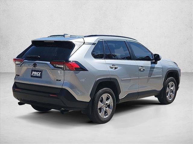 Used 2025 Toyota RAV4 XLE w/ Convenience Package FWD image 5