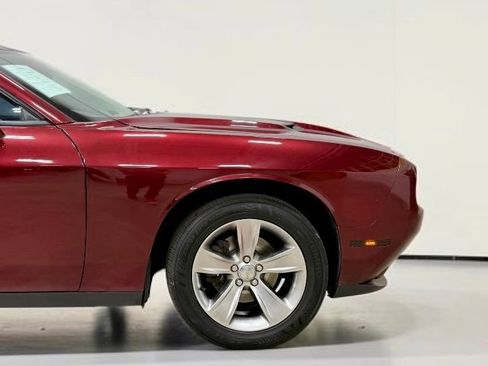 Used 2019 Dodge Challenger SXT RWD image 14