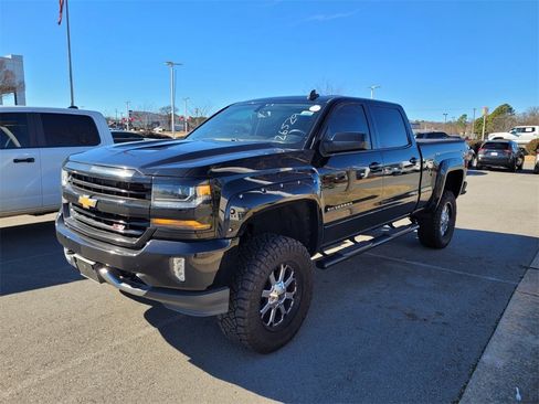 Used 2018 Chevrolet Silverado 1500 LT w/ All Star Edition image 3