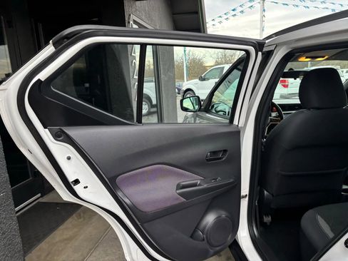 Used 2019 Nissan Kicks S image 10