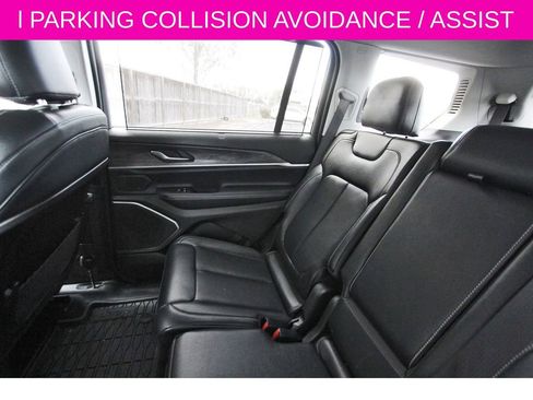 Used 2023 Jeep Grand Cherokee L Limited w/ Luxury Tech Group II image 12