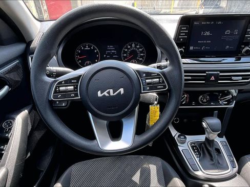 Used 2023 Kia Seltos LX image 6