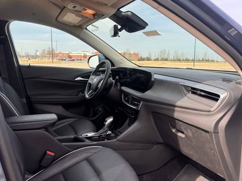 Used 2024 Buick Encore GX Avenir w/ Avenir Technology Package image 22