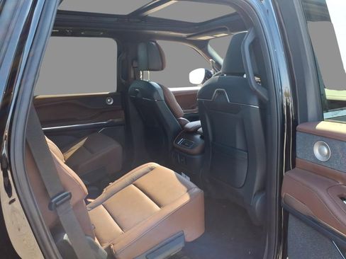 New 2026 Lincoln Navigator Reserve AWD/4WD image 11