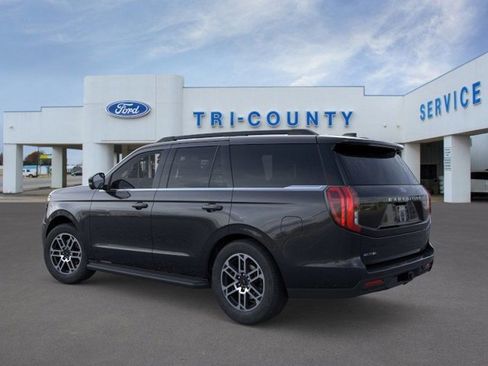 New 2025 Ford Expedition Active image 4