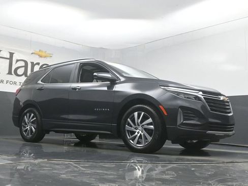 Used 2023 Chevrolet Equinox LT image 2