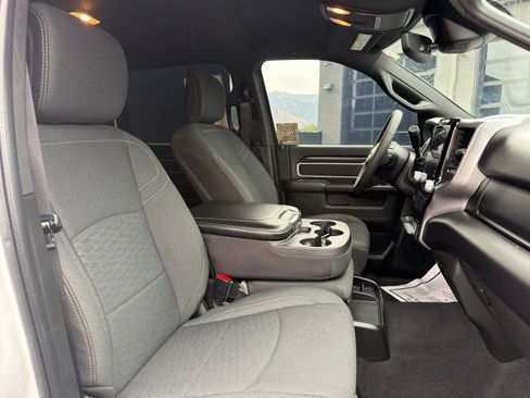 Used 2025 RAM 2500 Big Horn AWD/4WD image 31