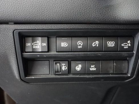 Used 2023 Toyota Tundra Limited AWD/4WD image 8