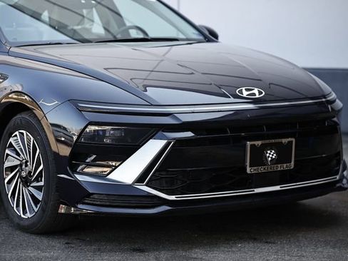 Certified 2025 Hyundai Sonata SEL image 2