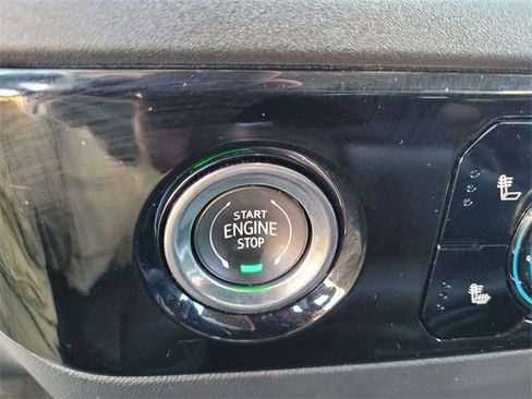 Used 2024 GMC Sierra 1500 SLT image 15